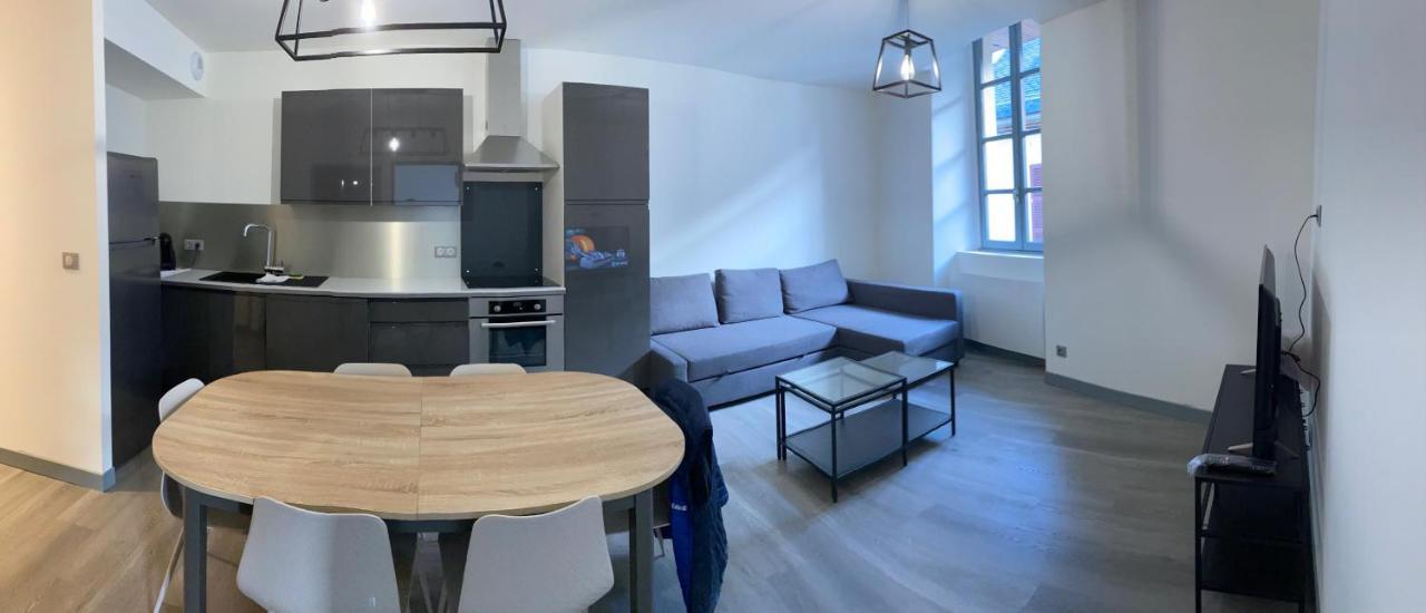 Residence Avec Un T3 Un T2 Et Un Studio En Centre Ville D Argeles-Gazost Luaran gambar