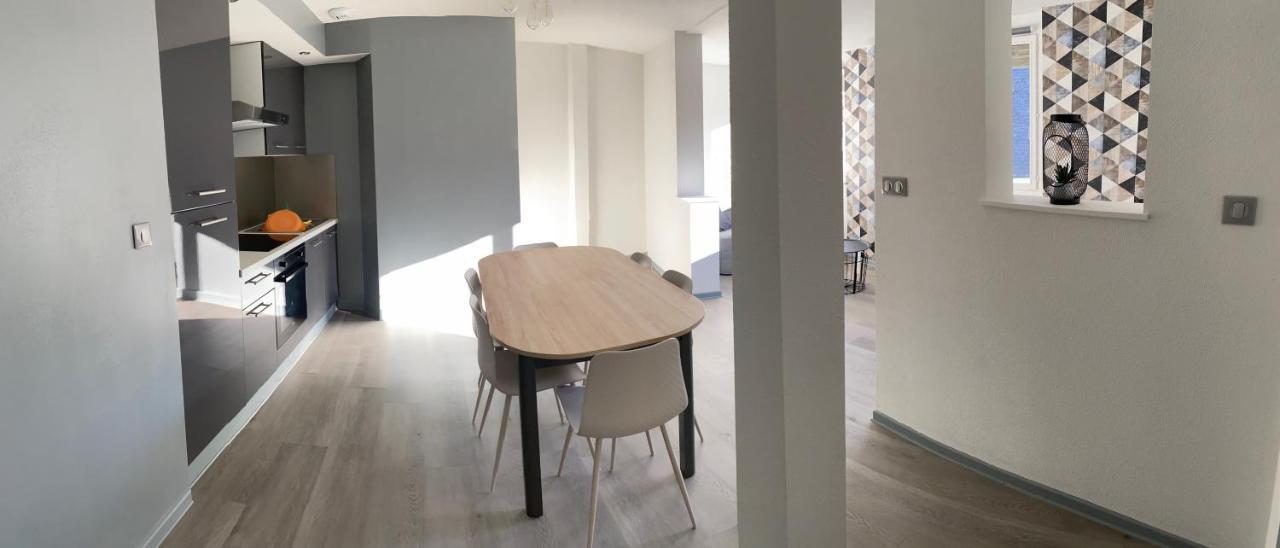 Residence Avec Un T3 Un T2 Et Un Studio En Centre Ville D Argeles-Gazost Luaran gambar