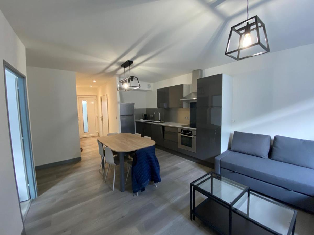Residence Avec Un T3 Un T2 Et Un Studio En Centre Ville D Argeles-Gazost Luaran gambar