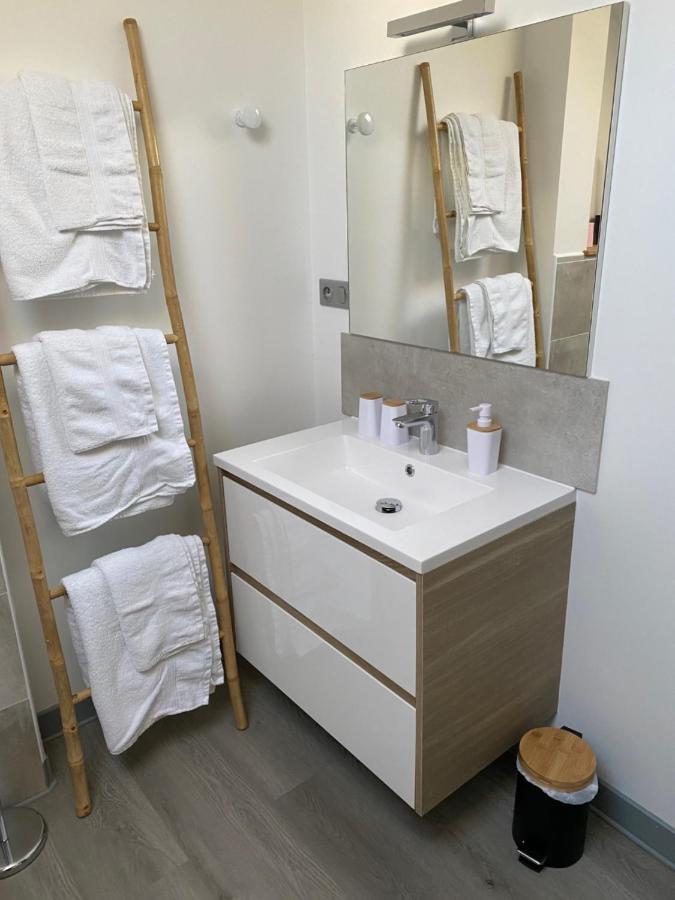 Residence Avec Un T3 Un T2 Et Un Studio En Centre Ville D Argeles-Gazost Luaran gambar